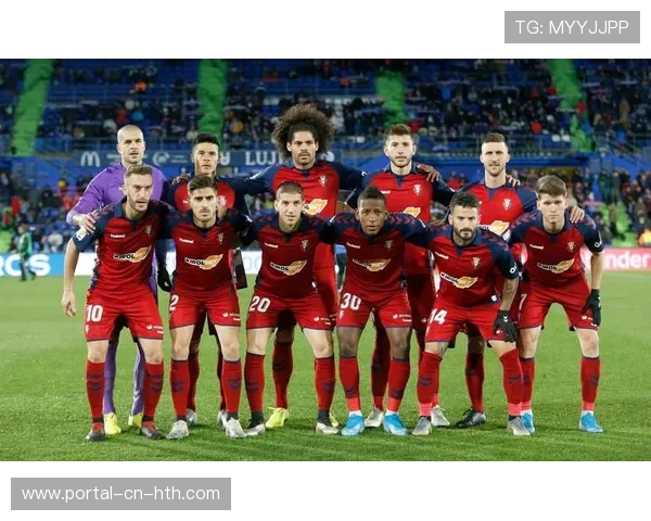 皇马2-0十人塞维利亚取联赛两连胜，多赛一场距巴萨1分